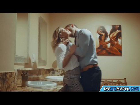 ❤️ ווען אַ באַסטי בלאָנדע סידוס איר אין אַ ציבור אָפּטריט ❤❌ פּאָרנאָ ביי yi.yh9n.top
